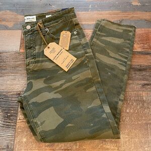 NWT Lucky Brand Bridgette High Rise Crop Camo Jeans 4/27